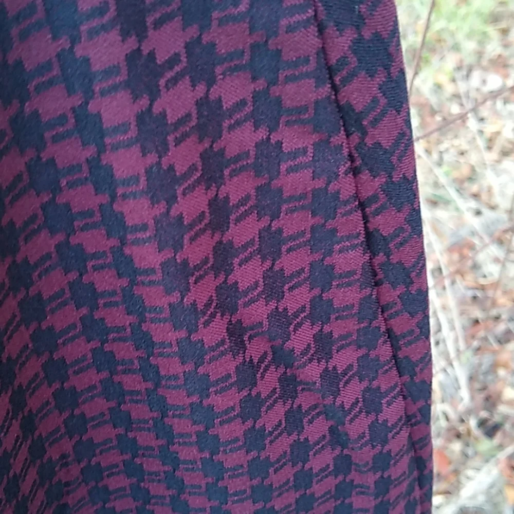 Margaret M Helms tooth skirt  size large